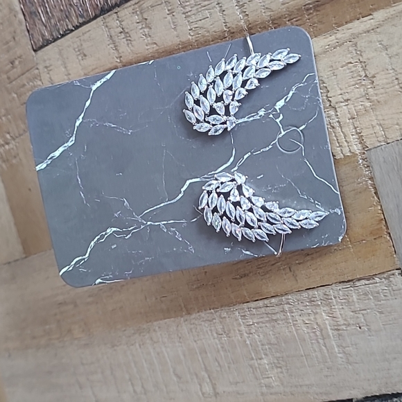 Angel Glam Earrings - Picture 9 of 9